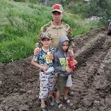 Жители и активисты Кировского района продолжают помогать ребятам, которые сейчас находятся в зоне специальной военной операции