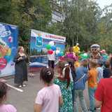 В Кировском районе в честь Дня города продолжаются дворовые праздники