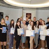 В Кировском районе поздравили молодых специалистов с Днём Учителя