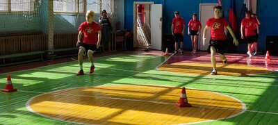 В Кировском районе на базе 32 школы прошел районный этап военной спортивной игры «Зарница 2.0». #4