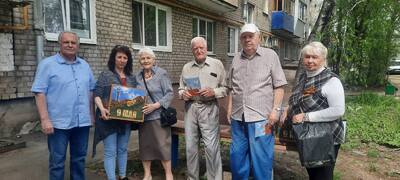 Ветеранов Великой Отечественной войны Кировского района благодарят за Победу, поздравляют и вручают праздничные подарки #5