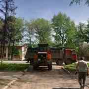 Подрядная организация Администрации Кировского района продолжает работу на незакреплённой территории #2