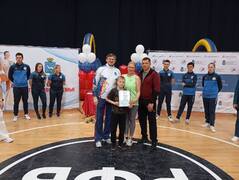 В Самарской МТЛ «Арене» состоялся финальный этап соревнований под названием «Моя семья – спортивная семья!». #1