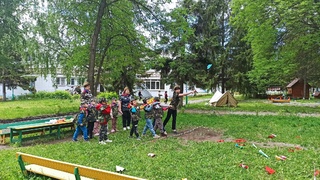 В детском саду Кировского района № 383 состоялась военно-спортивная игра «Зарница». #4