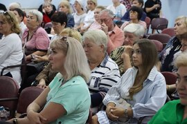 Глава Кировского района Игорь Рудаков провел встречу с жителями поселка Восточный в школе №86. #3