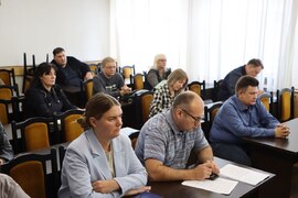 Актуальные вопросы в сфере ЖКХ сегодня обсудил заместитель главы Кировского района Вячеслав Ротерс на совещании с управляющими компаниями и представителями ресурсоснабжающих организаций #1