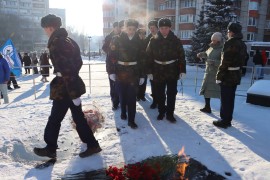 В преддверии Дня защитника Отечества в Кировском районе возложили цветы к вечному огню  #3