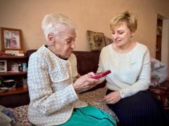 В Кировском районе продолжается торжественное вручение юбилейных медалей "80 лет Победы в Великой Отечественной войне 1941–1945 гг.". #2