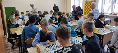 В Кировском районе прошли соревнования среди школьных команд  по Чудо-шашкам! #2