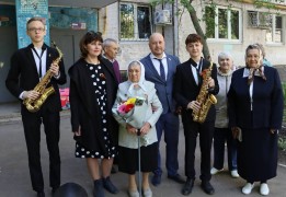Торжественное поздравление ветеранов Великой Отечественной войны и тружеников тыла Кировского района в преддверии 80-летия Великой Победы!  #3