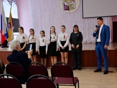 Акция "Поём песни Победы" продолжается в Кировском районе!  #4