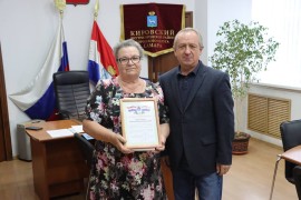 Глава Кировского района Игорь Рудаков поздравил выпускников 2025 года из числа детей-сирот!  #5