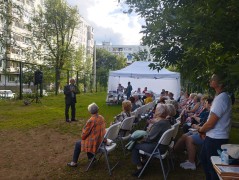 Сегодня, в рамках проекта «Наш двор – район – город» проведены встречи с жителями Кировского района, собрав множество ценных предложений по благоустройству. #8