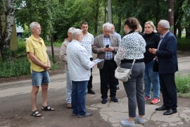 Депутат Государственной Думы РФ Виктор Казаков и заместитель главы Кировского района Вячеслав Ротерс провели продуктивную встречу с жителями поселка Аэропорт-2 в Кировском районе.  #5