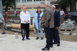 Депутат Государственной Думы РФ Виктор Казаков и заместитель главы Кировского района Вячеслав Ротерс провели продуктивную встречу с жителями поселка Аэропорт-2 в Кировском районе.  #3