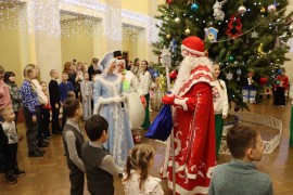 В Кировском районе прошло яркое и запоминающееся мероприятие «Новогодняя ёлка»!  #10