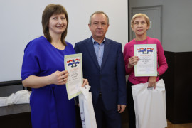 Праздник творчества и талантов: в Кировском районе наградили победителей новогодних конкурсов! #4