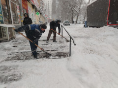 Кировский район активно борется со снегопадом! #1