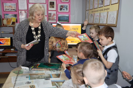 В Кировском районе прошёл яркий и вдохновляющий праздник — мероприятие в Музей-студии «И гений Пушкина нам освещает путь», приуроченное к Международному дню книгодарения!  #8
