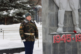 В Кировском районе состоялось торжественное возложение цветов к Вечному огню, приуроченное ко Дню защитника Отечества.  #4