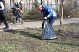 Сегодня у школы №168 состоялся первый субботник в рамках месячника по благоустройству. #3