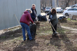 Сегодня у школы №168 состоялся первый субботник в рамках месячника по благоустройству. #7