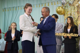  «Вручение медалей лучшим выпускникам Кировского района Самары – 2026: событие, которое объединило гордость, надежду и будущее!»  #4
