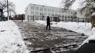 В Кировском районе борются с последствиями снегопада #7