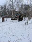 В Кировском районе продолжается очистка тротуаров и дорог от снега и наледи #4