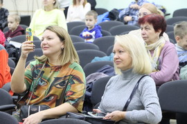 В школе №72 в Кировском районе состоялся праздничный концерт, посвящённый Дню матери «О, как прекрасно – это слово мама» #10