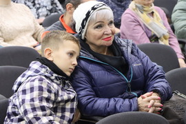 В школе №72 в Кировском районе состоялся праздничный концерт, посвящённый Дню матери «О, как прекрасно – это слово мама» #6
