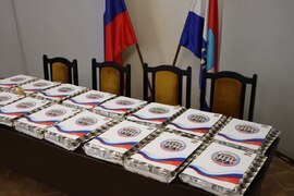 В Кировском районе отметили школы, которые приняли участие в сборе вещей для военных, участвующих в СВО #1