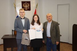 В Кировском районе отметили школы, которые приняли участие в сборе вещей для военных, участвующих в СВО #6