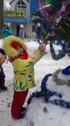 В Кировском районе на Школьной аллее для жителей 14-го микрорайона прошло праздничное мероприятие «Забавы Деда Мороза» #1
