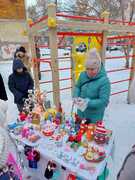 В Кировском районе на Школьной аллее для жителей 14-го микрорайона прошло праздничное мероприятие «Забавы Деда Мороза» #6