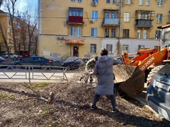  Погодные условия позволили досрочно приступить к месячнику по благоустройству, озеленению и улучшению внешнего облика Кировского района #6