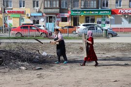 С заботой о любимом городе: в Кировском районе прошел первый санитарный средник в рамках месячника по благоустройству. #6