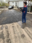 Подрядная организация Администрации Кировского района приступила к ремонту внутриквартальных дорог на территории района #5