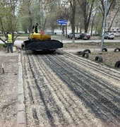 Подрядная организация Администрации Кировского района приступила к ремонту внутриквартальных дорог на территории района #3
