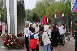 Для школьников Кировского района организовали экскурсию по Аллее Юных Пионеров #4