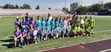 Команда девочек Кировского района (младшая и старшая возрастные группы) заняли третье место в областных соревнованиях по футболу "Кожаный мяч"! #3