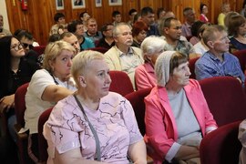 Глава Кировского района Игорь Рудаков начал отчётную серию встреч со старшими по домам, ТОСами, жителями района #5
