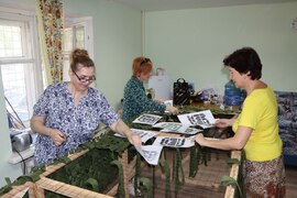 Волонтёры пункта по плетению маскировочных сетей в Кировском районе на Пугачевской, 19 изготовили 50-ую сеть #2