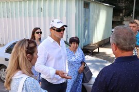 В Кировском районе депутат Самарской Губернской Думы Александр Милеев встретился с жителями домов по адресу: Стара Загора, 220, 222. Во встрече принял участие глава района Игорь Рудаков. #1