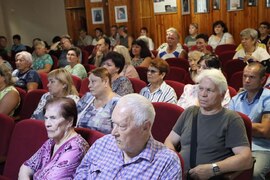 Продолжается цикл встреч главы Кировского района Игоря Рудакова со старшими по домам, председателями ТОС, активом проекта 