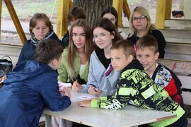 В День государственного флага России в сквере «Дубовый колок» состоялся праздник с мастер-классами, играми и викториной #2