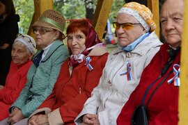 В День государственного флага России в сквере «Дубовый колок» состоялся праздник с мастер-классами, играми и викториной #3