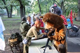 В День государственного флага России в сквере «Дубовый колок» состоялся праздник с мастер-классами, играми и викториной #9