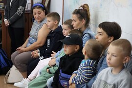 В Кировском районе поздравили первоклассников, отцы, которых сейчас в зоне специальной военной операции #2