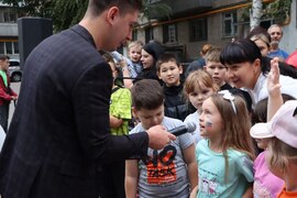 В Кировском районе в обновлённом дворе по адресу: Металлистов, 72А состоялся дворовый праздник, приуроченный ко Дню города #2